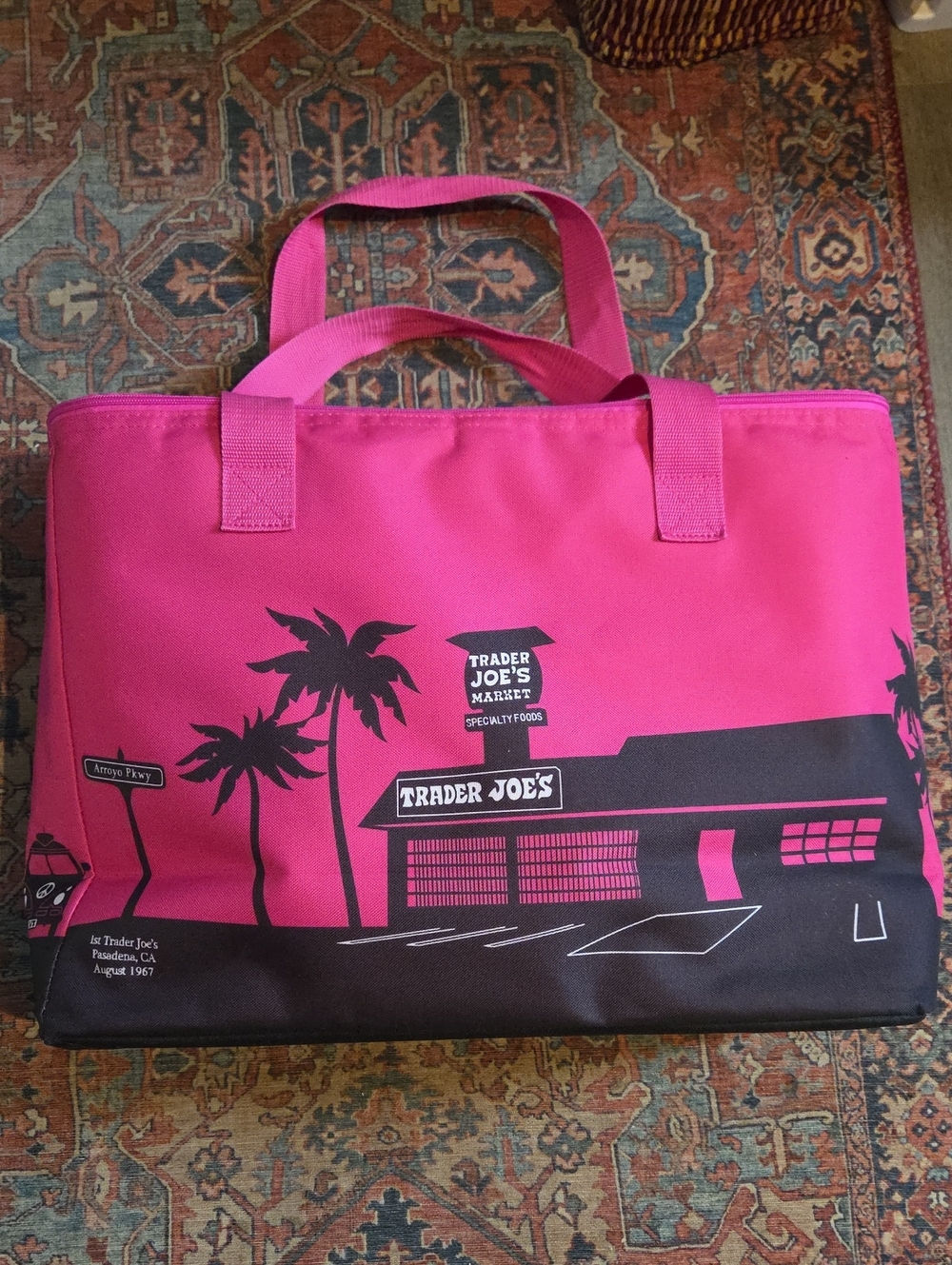 Trader Joe's limited edition large reusable insulated bag